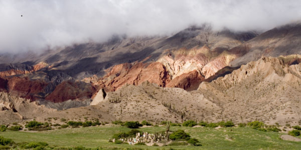 Viajes al Noroeste Argentino desde Rosario, excursiones 2025 a la montaña de los 7 colores